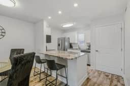 Furnished 2BR Corporate Apartment in South Tampa | Pool, Parking - Image 5
