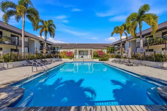 South Tampa Retreat | Pool, King Bed & Jacuzzi Tub - Image 1